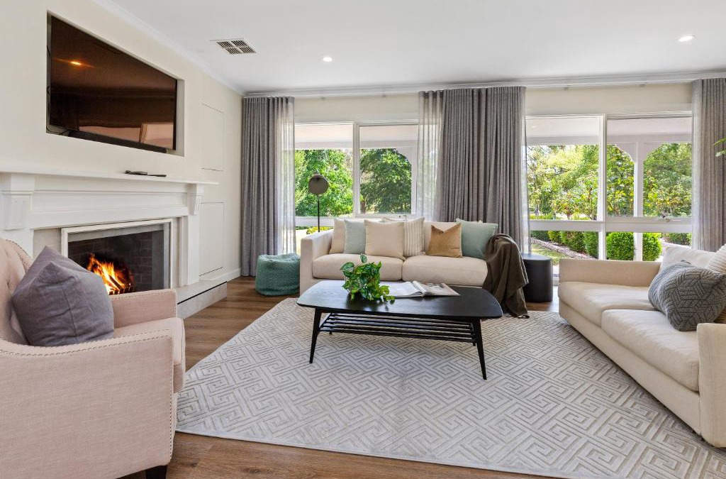 Hastings House | Eva Green Lake 'Country House' by Ready Set Stay