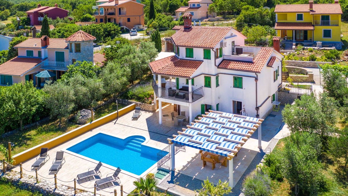 Bartici House | EVA holiday home with private pool and beautiful sea views on the island of Cre