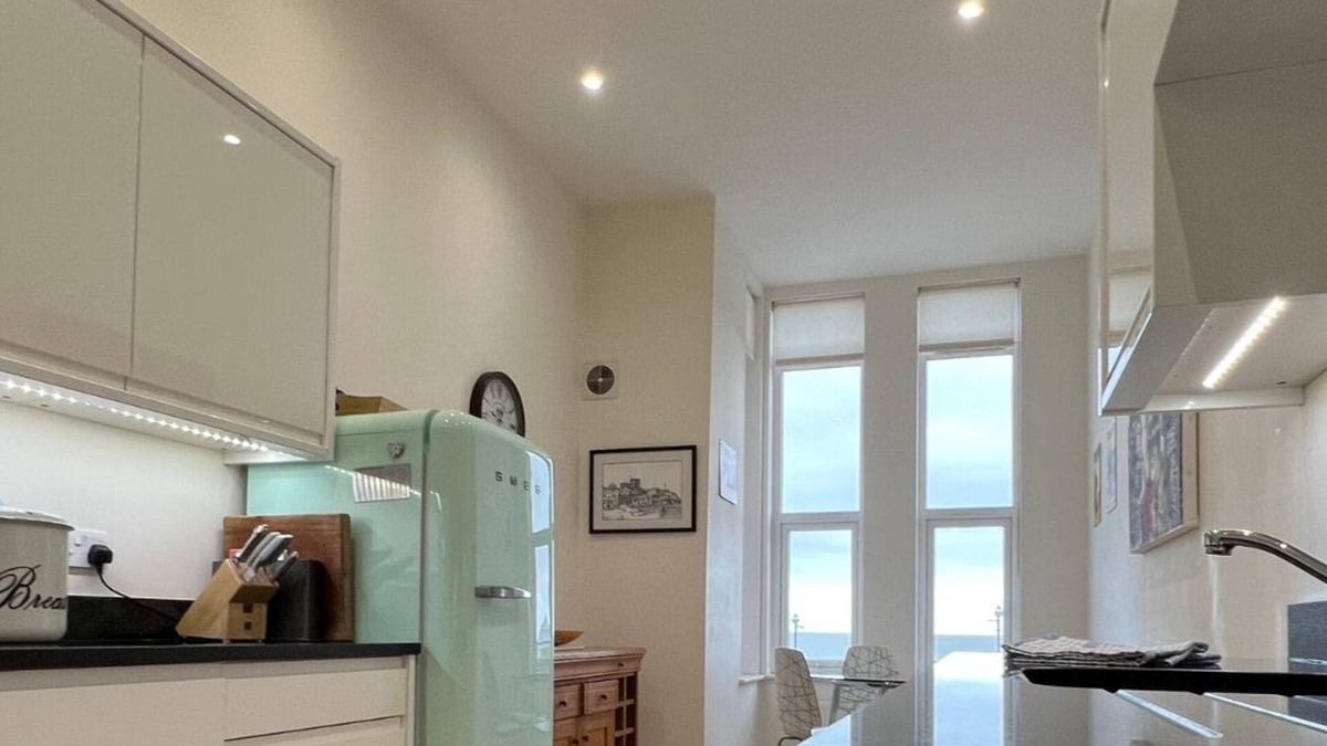 Broadstairs Apartment | Eva's Sea View 2 Bed 2 Bath Parking & NO GUEST FEES