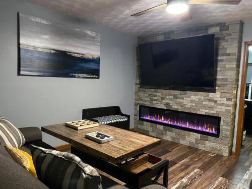 Farmington House | Evas retreat llc