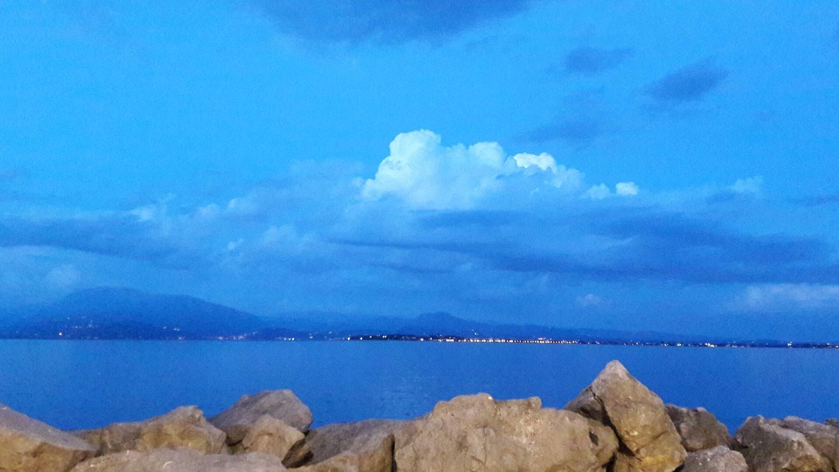 Lonato del Garda House | EVE HOUSE 5 KM FROM GARDALAKE