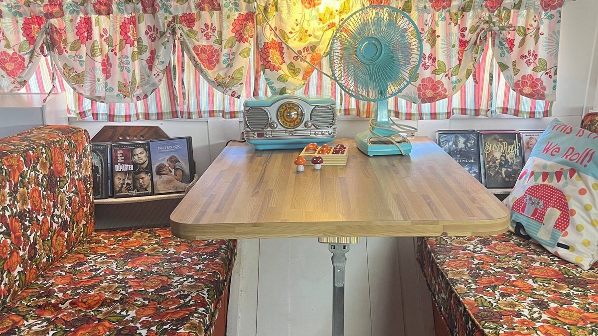 Sweetwater House | "Evelyn Mae" a charming 1974 vintage Coachman camper