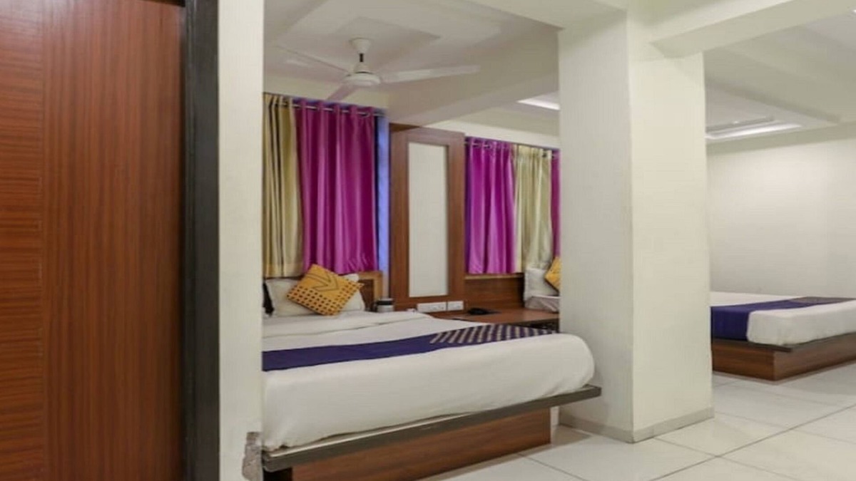 Changodar Hotel | Everest Hotel