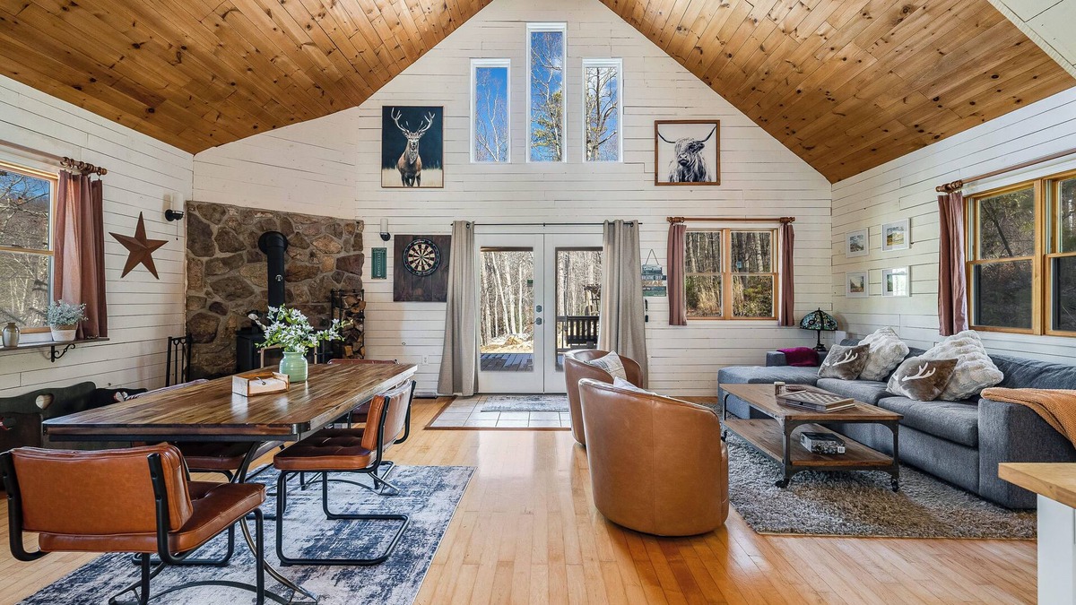 Wardensville House | Evergreen Lake Cottage