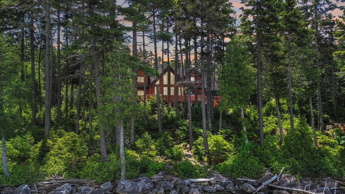 Beaver Cove House | Evergreen Point Lodge (Panoramic Views of Moosehead Lake!)
