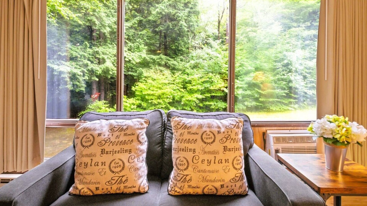 Stoneham Hotel | Evergreen Valley Inn