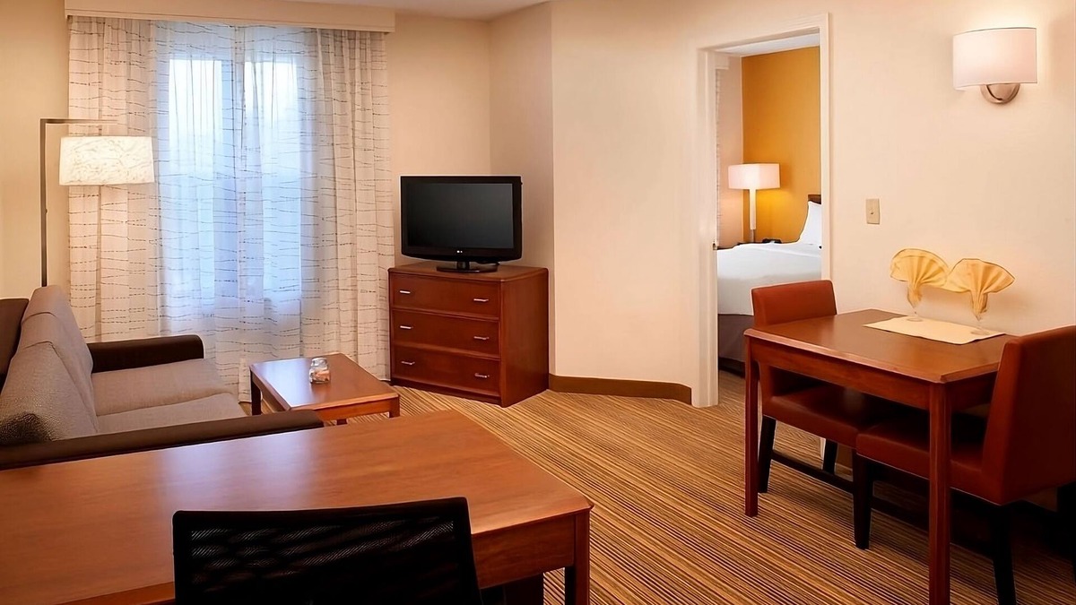 Waukegan Apartment | Everything You Need For The Perfect Vacation! Close to Independence Grove