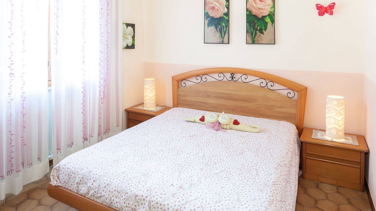 Diano Marina Apartment | Eveten 1 - apartment for 4, in town centre, 500 metres from the beach, with parking