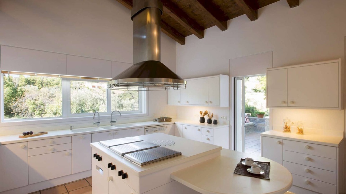 Amarinthos Villa | Evia villa with pool and breathtaking views