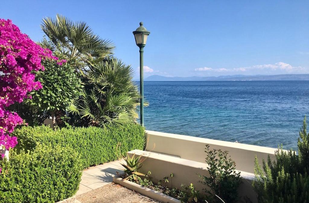 Agios Mamas Apartment | EviaXL Studios
