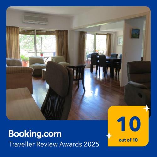 Colegiales Apartment | Excelente semipiso todo externo frente a plaza
