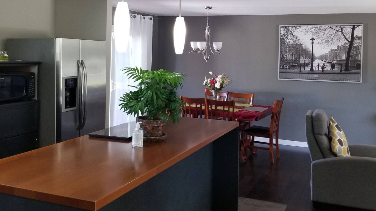 Maple Ridge House | Excellent 3 Bedroom / 1.5 BA Upper level house with Gorgeous Patio