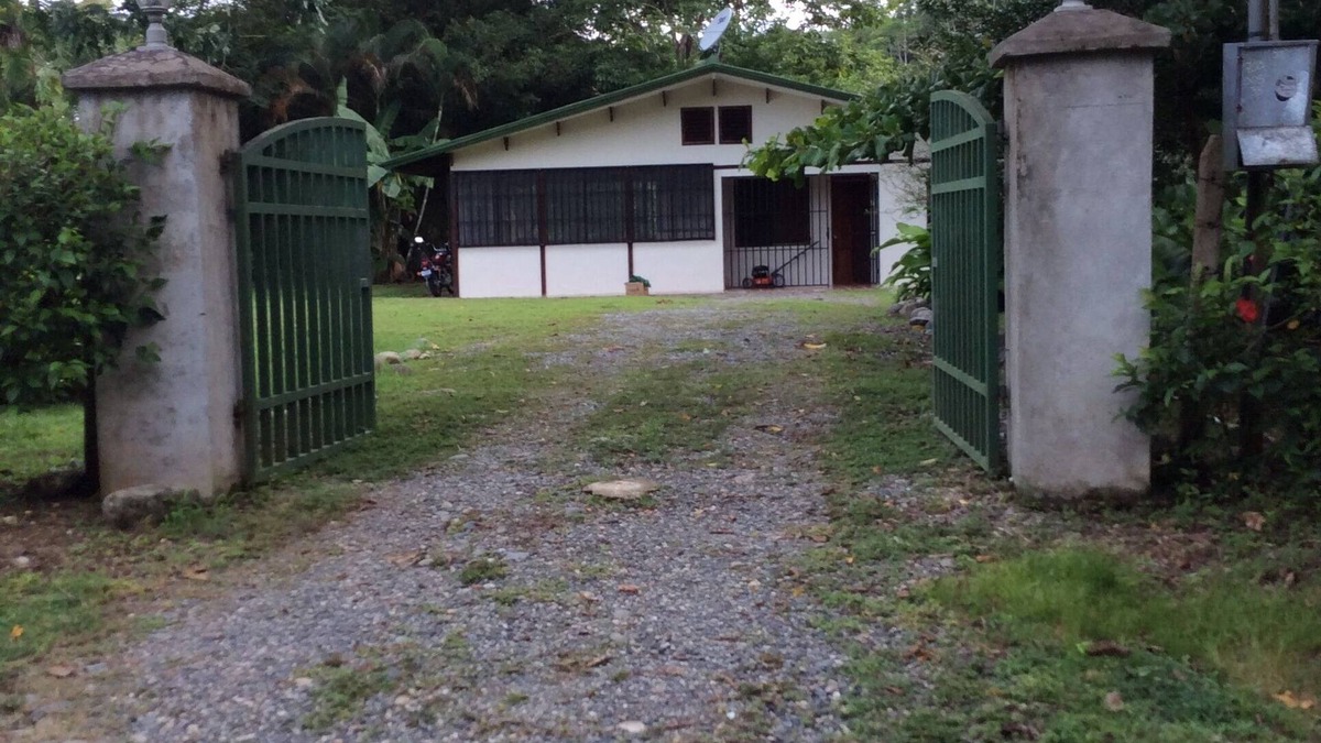 Sierpe House | Excellent base for sport fishing ,kayaking ,whale watching