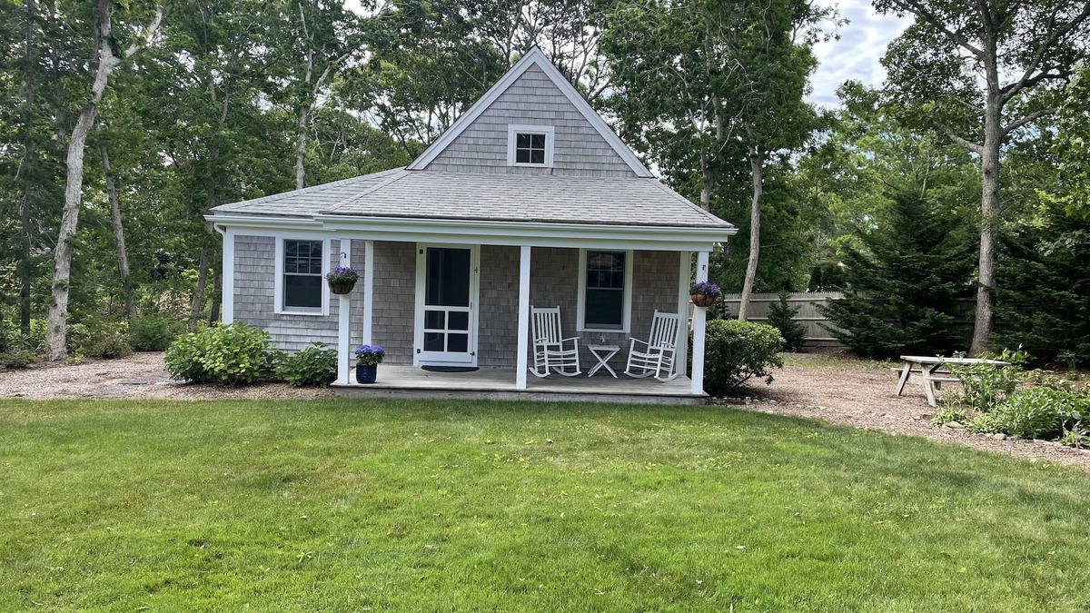 Chatham Cottage | Excellent Chatham Cottage