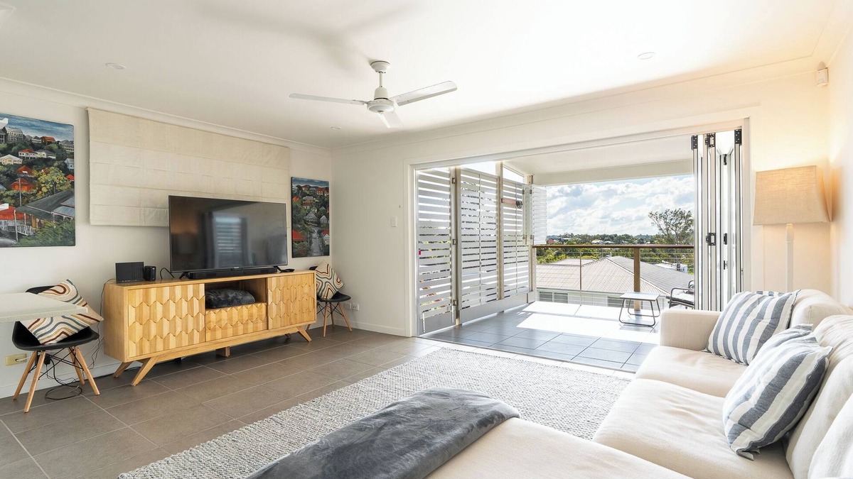 Paddington Apartment | Excellent location - 2 bed/2 bath/2 car