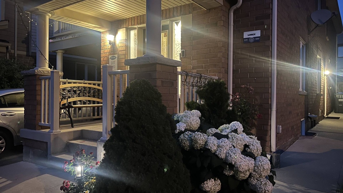 Brampton House | Excellent Location, Luxurious Apartment for Tourists and Bus. People