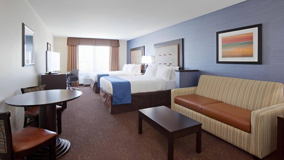 Fort Dodge House | Excellent & Lovely Room near Fort Dodge Museum