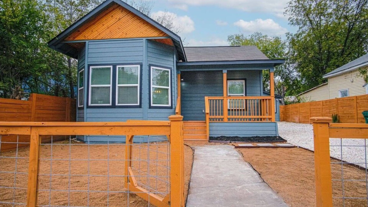 Historic Garderns House | Exceptional 5BR So Close to Riverwalk and Downtown