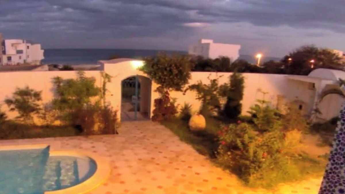 Tantana House | Exceptional Arabo-Andalusian-style house with beachfront pool.