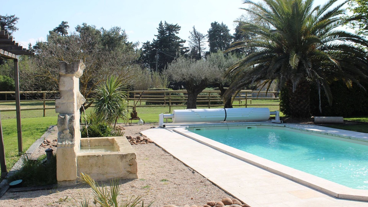 Chateaurenard Bed & Breakfast | EXCEPTIONAL BED & BREAKFAST IN A PROVENCAL MAS with gourmet breakfast