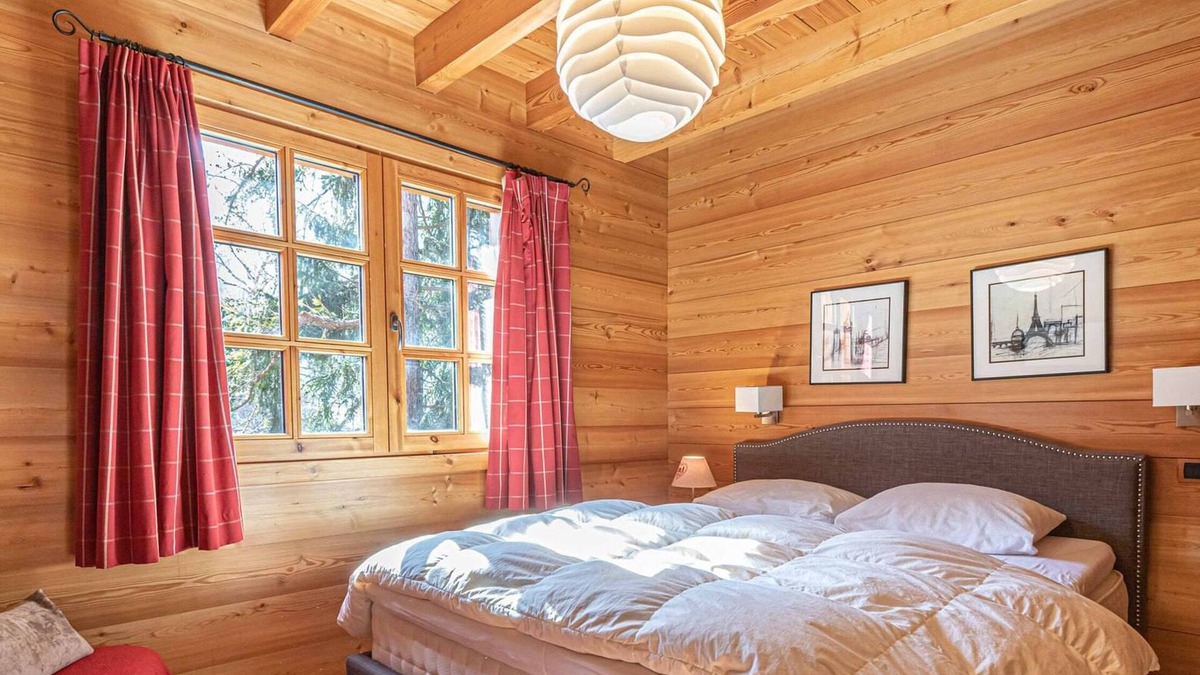 Valfrejus Ski Chalet | Exceptional chalet: 5 rooms, 14 pers, near slopes, WiFi, fireplace