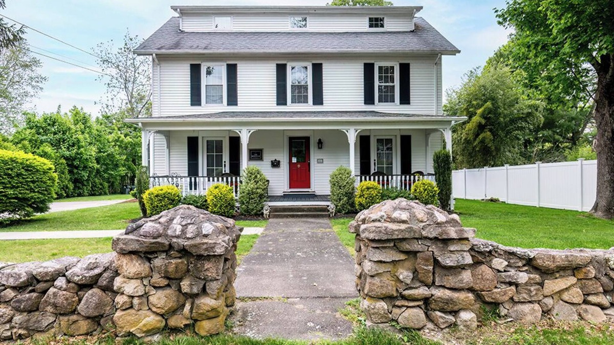 Wakefield-Peacedale House | Exceptional Historic "The Wakefield" in town. Narragansett Beaches-3 mi-Rec Room