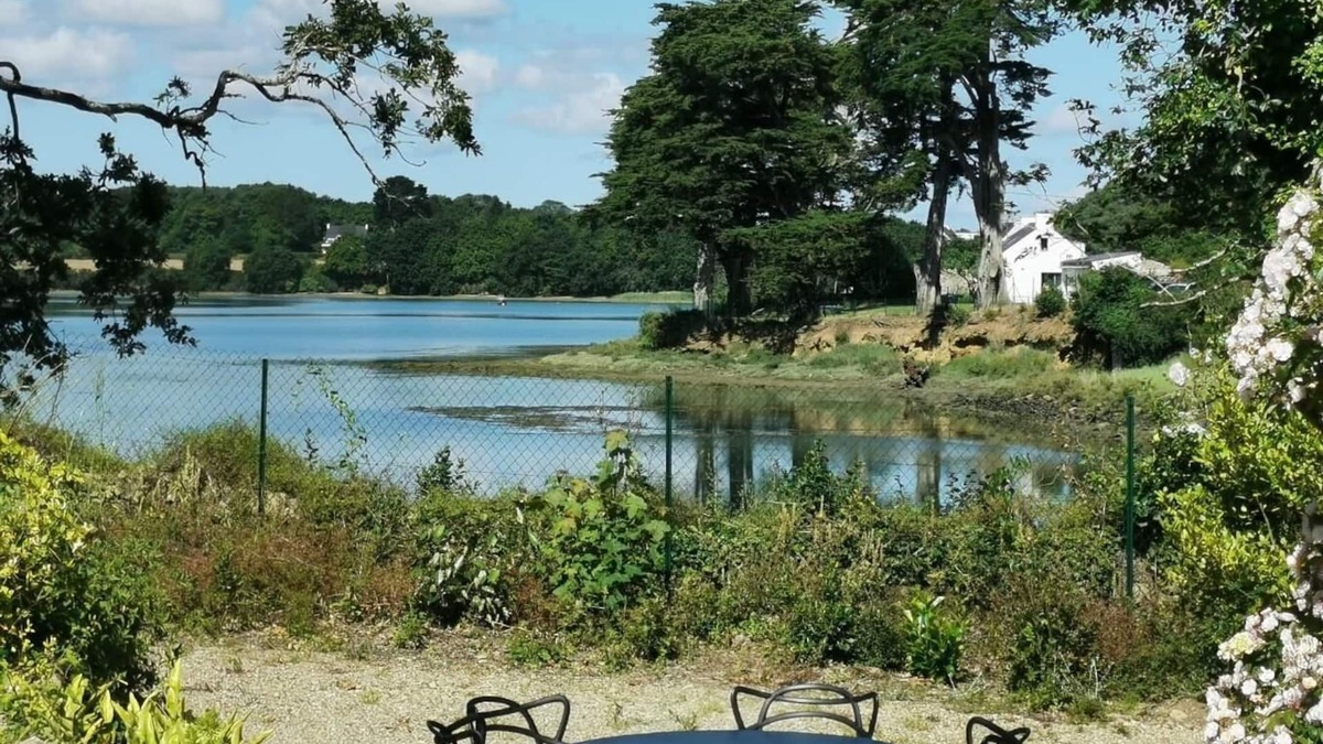Arradon House | Exceptional house with view and direct access to the sea, nestled in a quiet wooded park