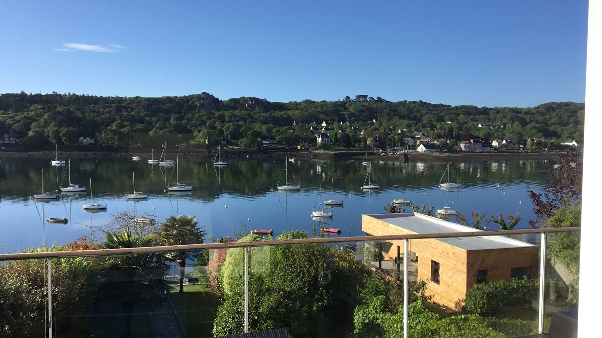 Le Relecq-Kerhuon House | Exceptional location for this waterfront house
