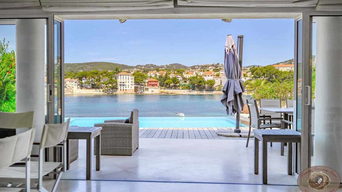 Bandol Villa | EXCEPTIONAL Luxury villa, feet in the water on the beach of Renecros