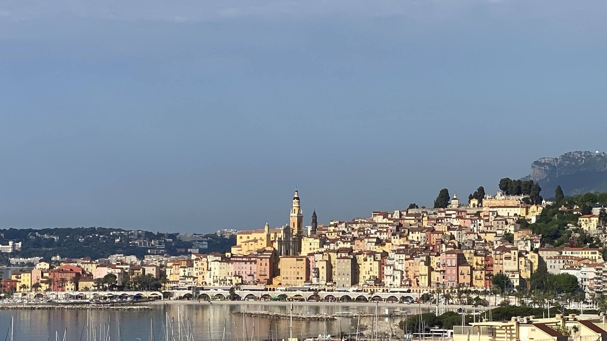 Menton Apartment | Exceptional sea view 250m+ Terrace 25m² + 5* beds + POOL + solarium