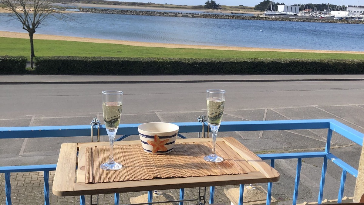 Etel House | Exceptional seafront location
