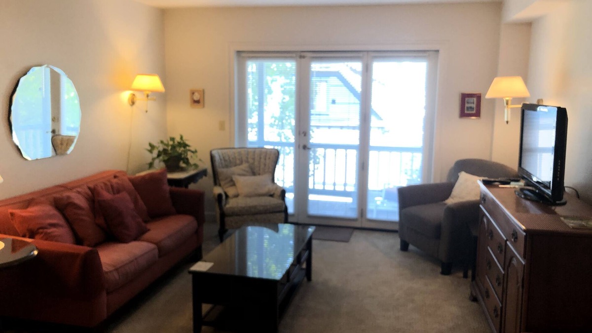 Chautauqua Condo | Exceptional, Spacious 2-BR 2-Bath in St Elmo