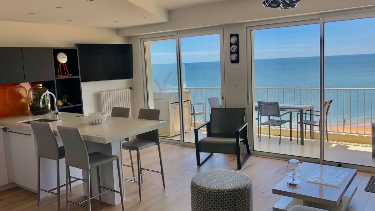 Pornichet Apartment | Exceptional view of the ocean, the beach at your feet!