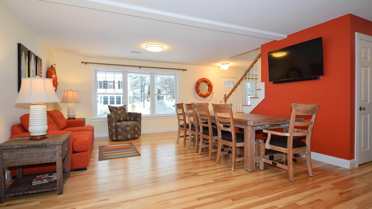 York Beach House | Exceptional Year Round Rental 1/4 Mile To Short Sands Beach & Downtown York