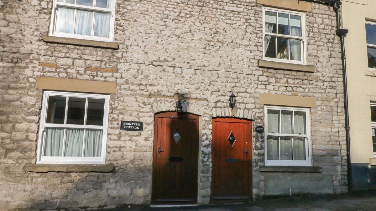 Tideswell Cottage | EXCHANGE COTTAGE, family friendly in Tideswell