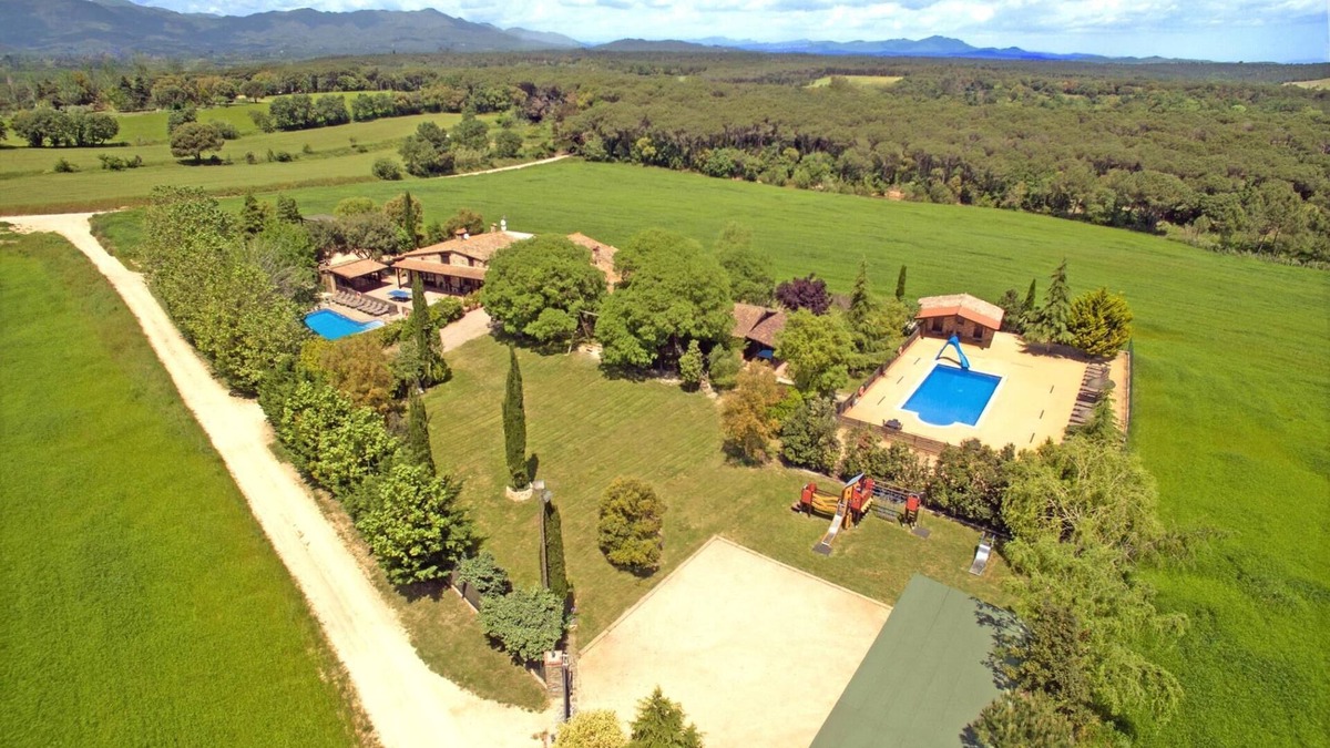 Riudarenes Villa | Exclusive 13 Bedrooms Villa in Spain|2 very Large Pools|Near Beaches & Barcelona