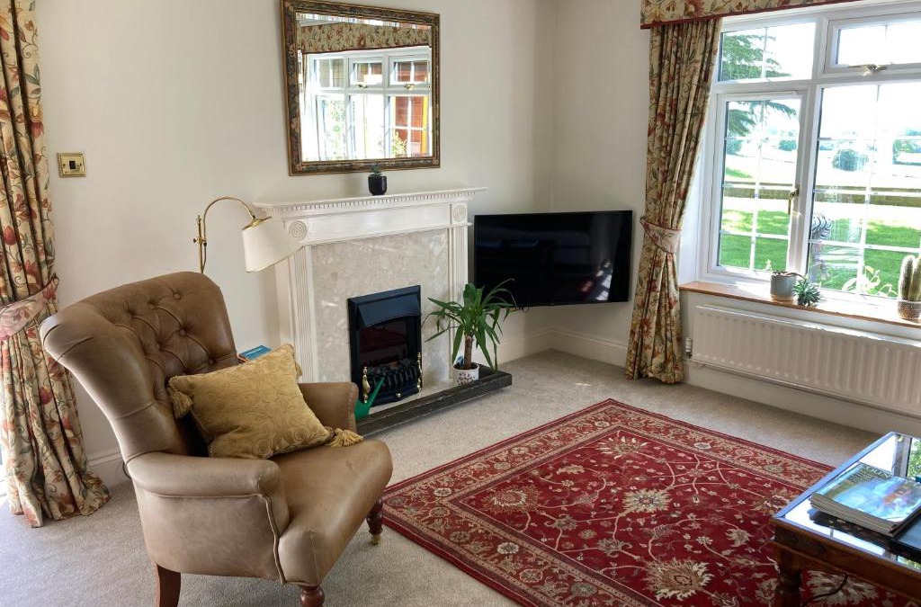 Hellidon Apartment | Exclusive 2 Bedroom Apartment with Summer House and Hot Tub