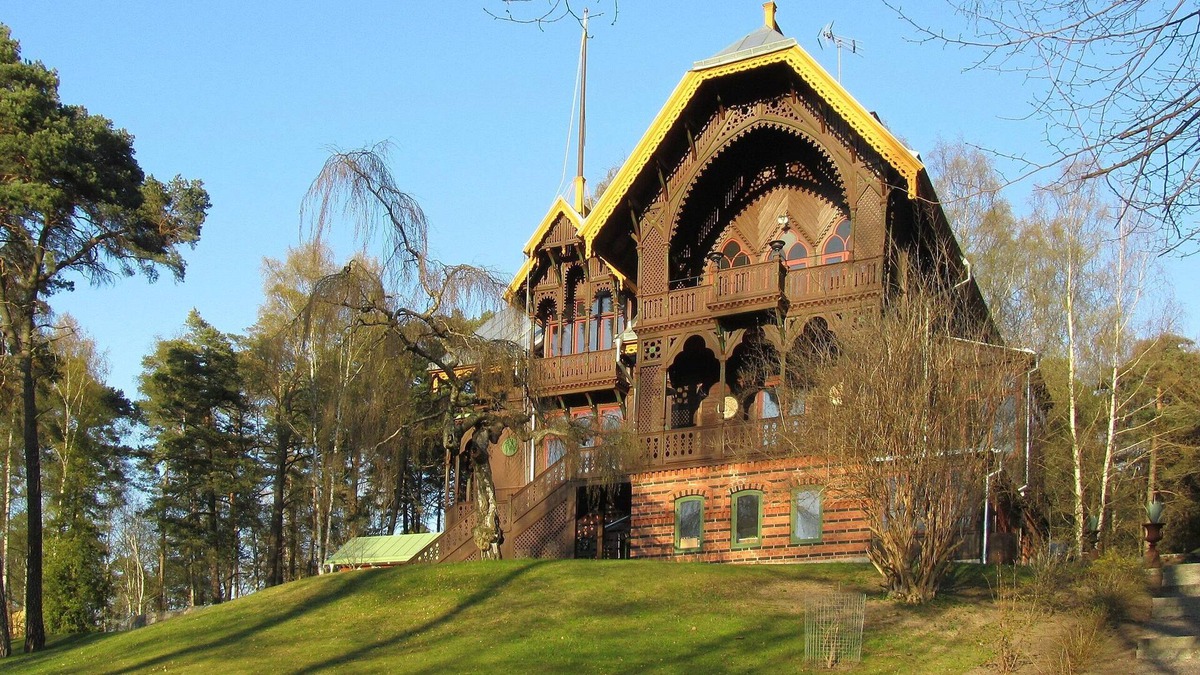 Solna Apartment | Exclusive 3- Bed Regal Apartment!