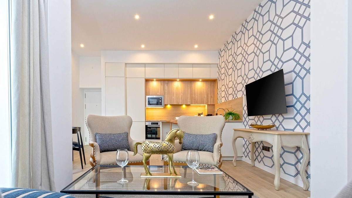 San Vicente Apartment | Exclusive 3-bedroom apartment in Seville. Teodosio I
