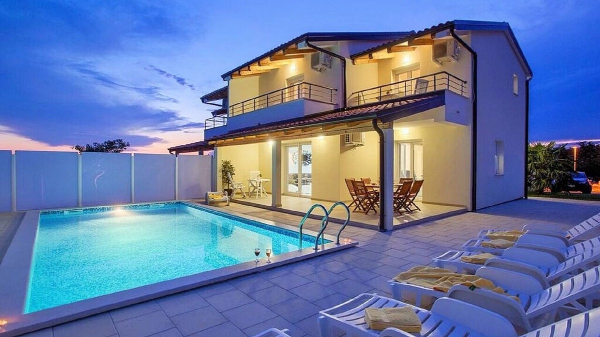 Plovanija Villa | * Exclusive 4 * star villa with pool near Umag *