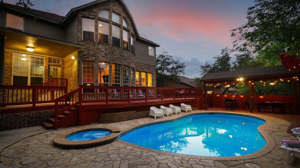Vance Jackson House | Exclusive and modern