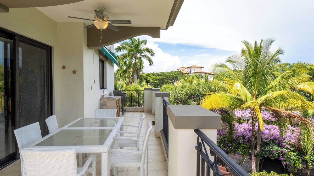 Playa Blanca Apartment | Exclusive Apartment in Buenaventura, Paseo de las Casas