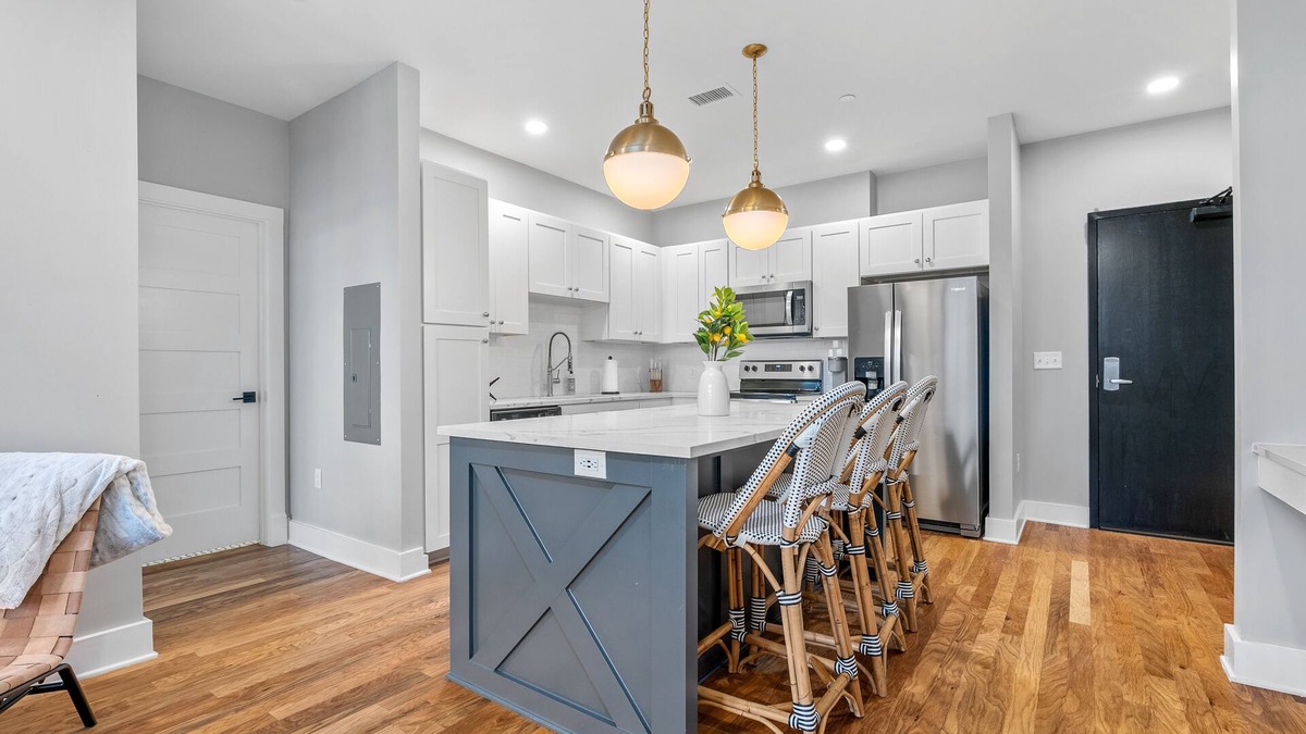 Auburn Apartment | Exclusive Apartment over Target - Downtown Auburn Unit 207