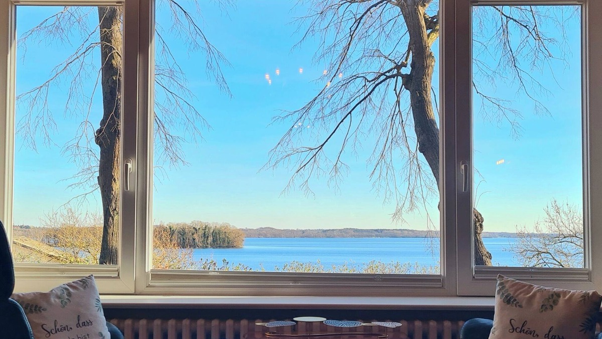 Ploen Apartment | Exclusive apartments Strohberg 11 with Lake Plön view in Plön