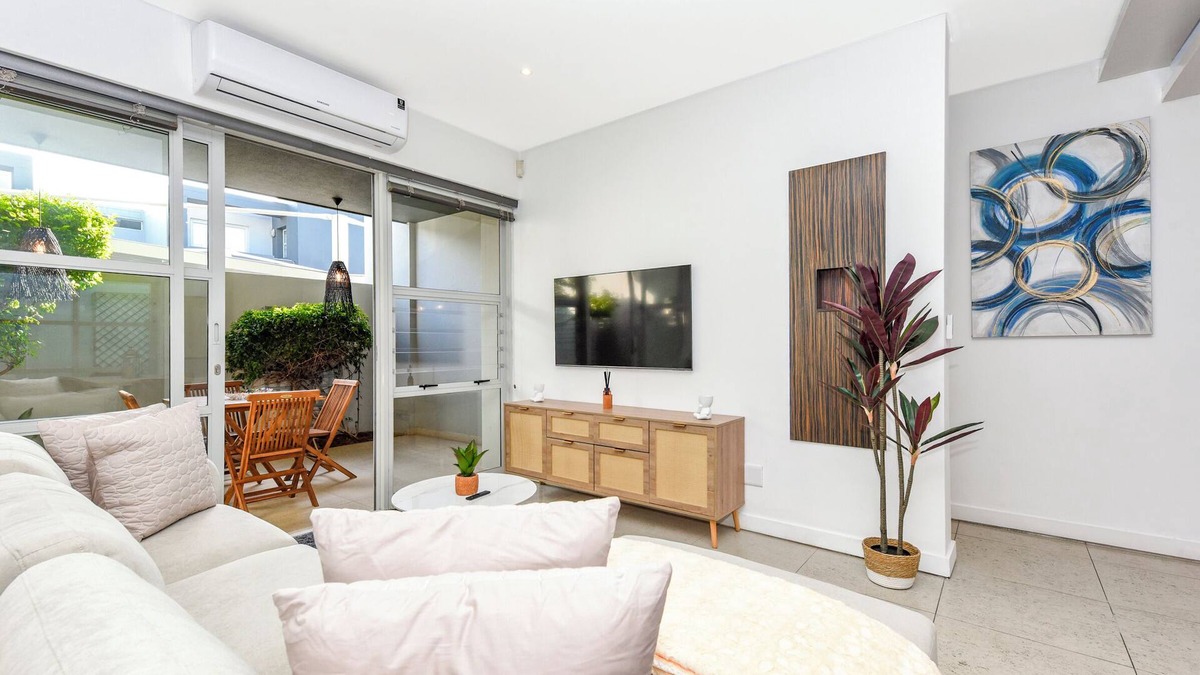 Greater Johannesburg Metropolitan Area Apartment | Exclusive Bauhaus Family Haven in Melrose