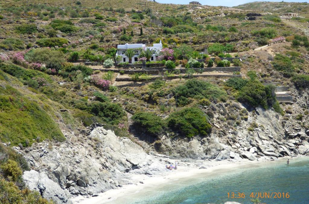 Ydrousa House | Exclusive Beach House