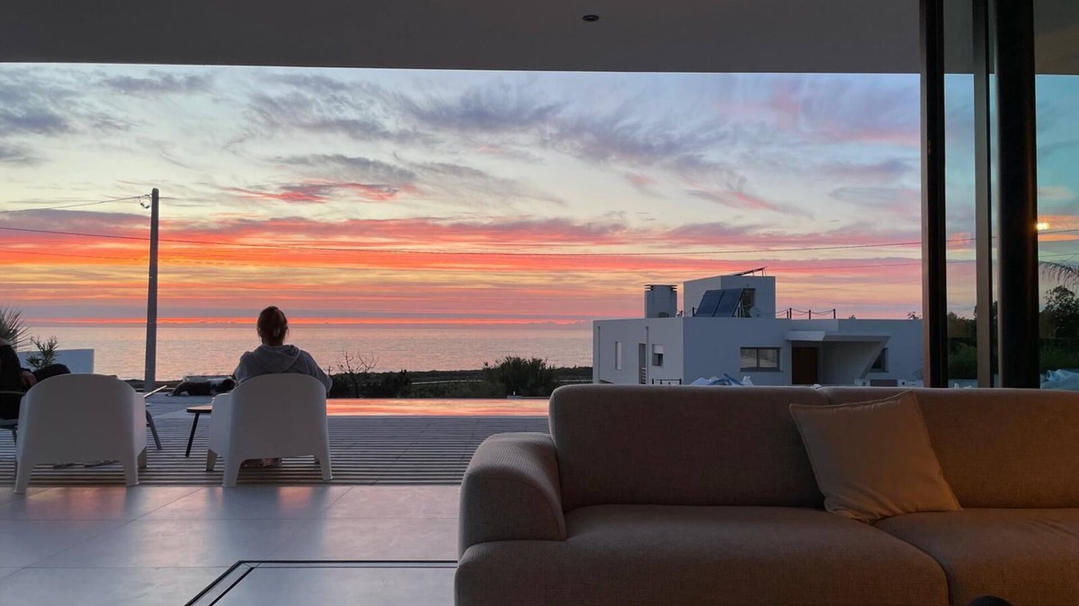 Quiaios Villa | Exclusive Beach House with full sea view, Luxury and Comfort by the Sea
