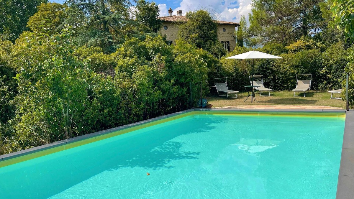 San Brizio Villa | exclusive beautiful villa plus pool, grounds and pool house - sleeps 12 guests
