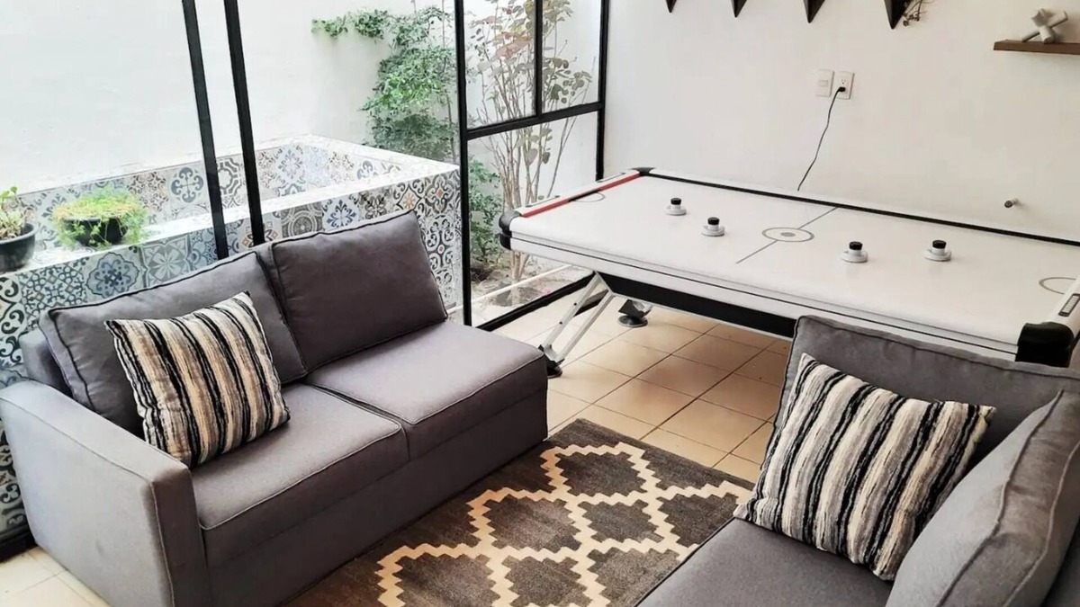 Zapopan Condo | Exclusive Bugambilias Lukasa Home alberca & airhockey.