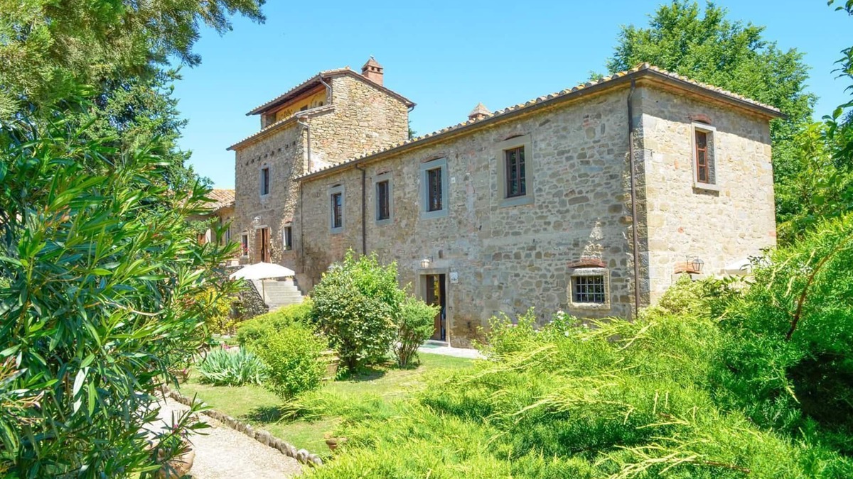 San Pietro a Cegliolo Apartment | EXCLUSIVE CASALE x38 Beautiful farmhouse surrounded by nature, with swimming pool just 3 km from Cortona